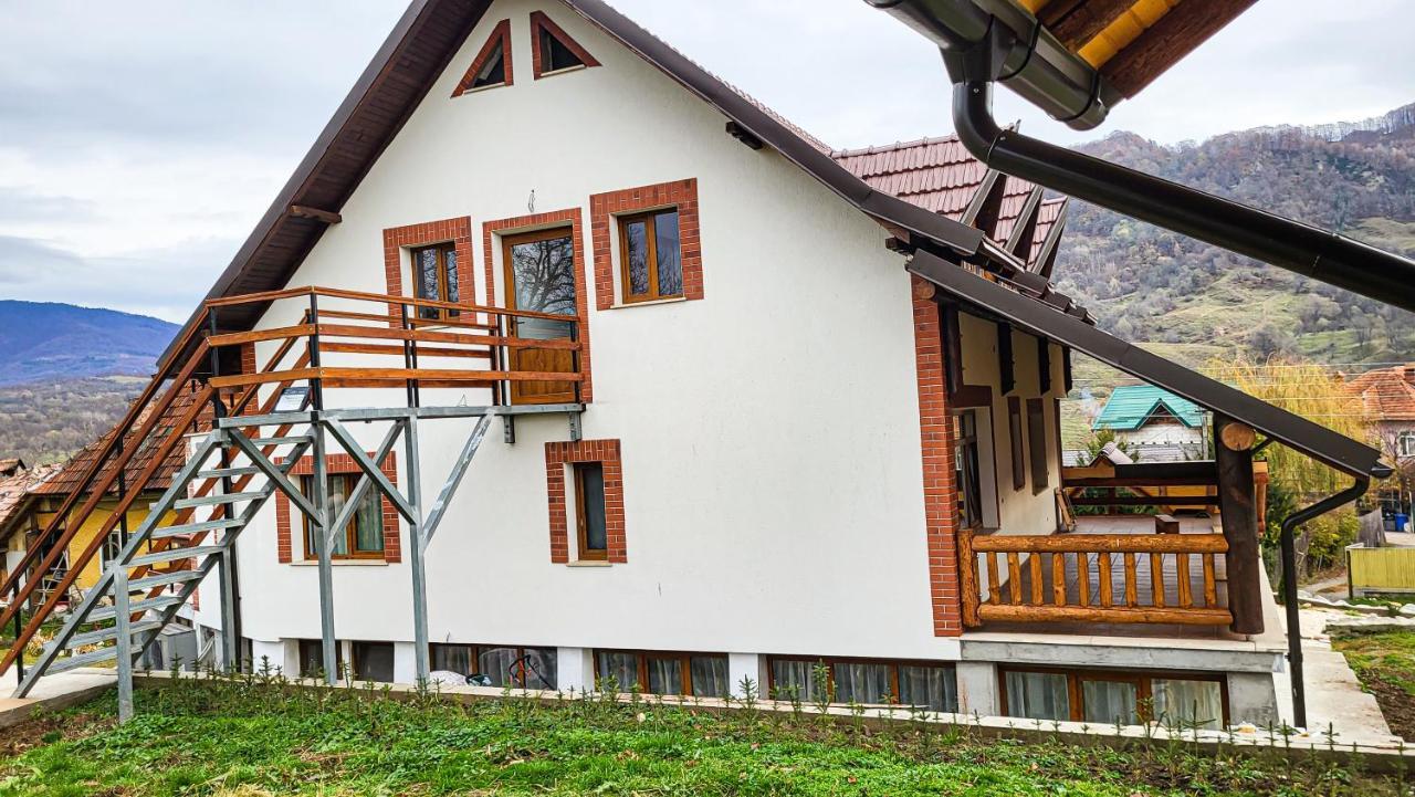 Pensiunea Tesoro Corbeni Kültér fotó