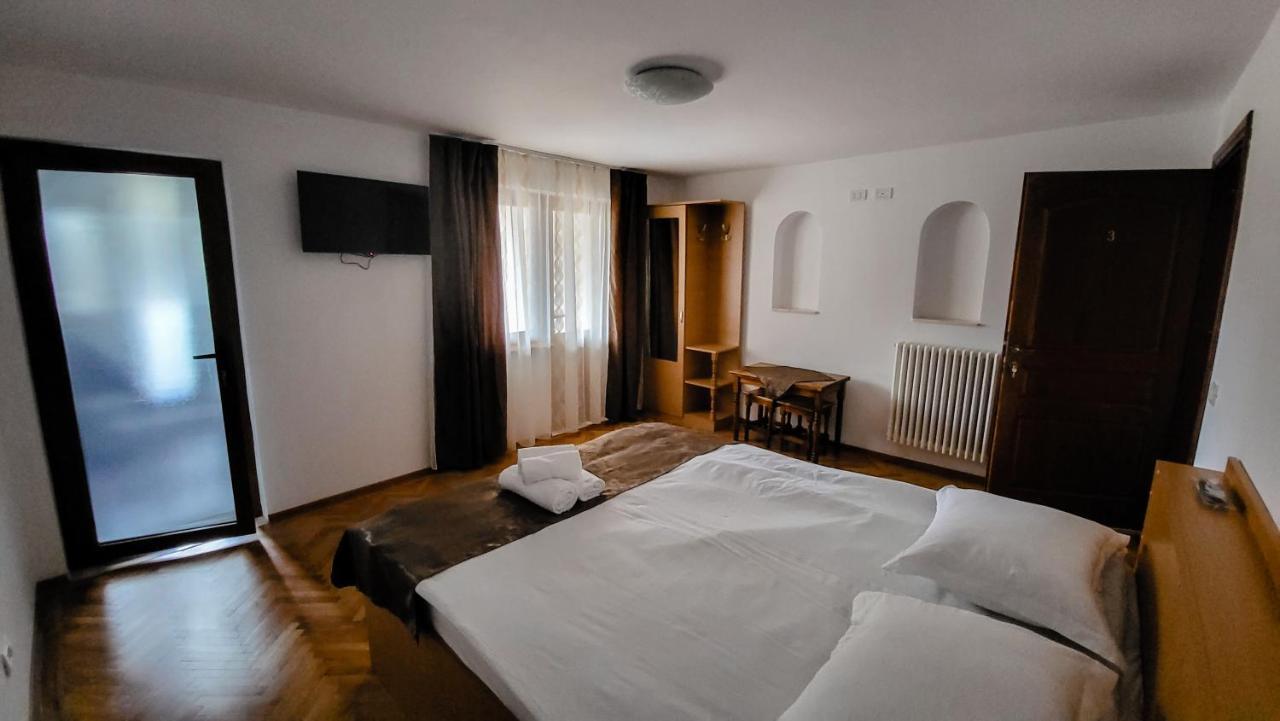 Pensiunea Tesoro Corbeni Kültér fotó